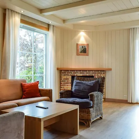 Beautiful In With 4 Bedrooms And Wifi