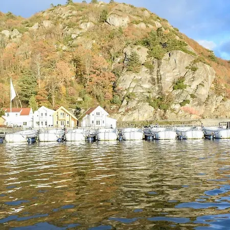 Nyaraló Beautiful In With 4 Bedrooms And Wifi Farsund
