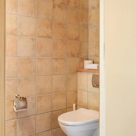 Beautiful In With 4 Bedrooms And Wifi *